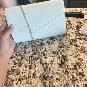 Elegant White Chain Shoulder Bag
